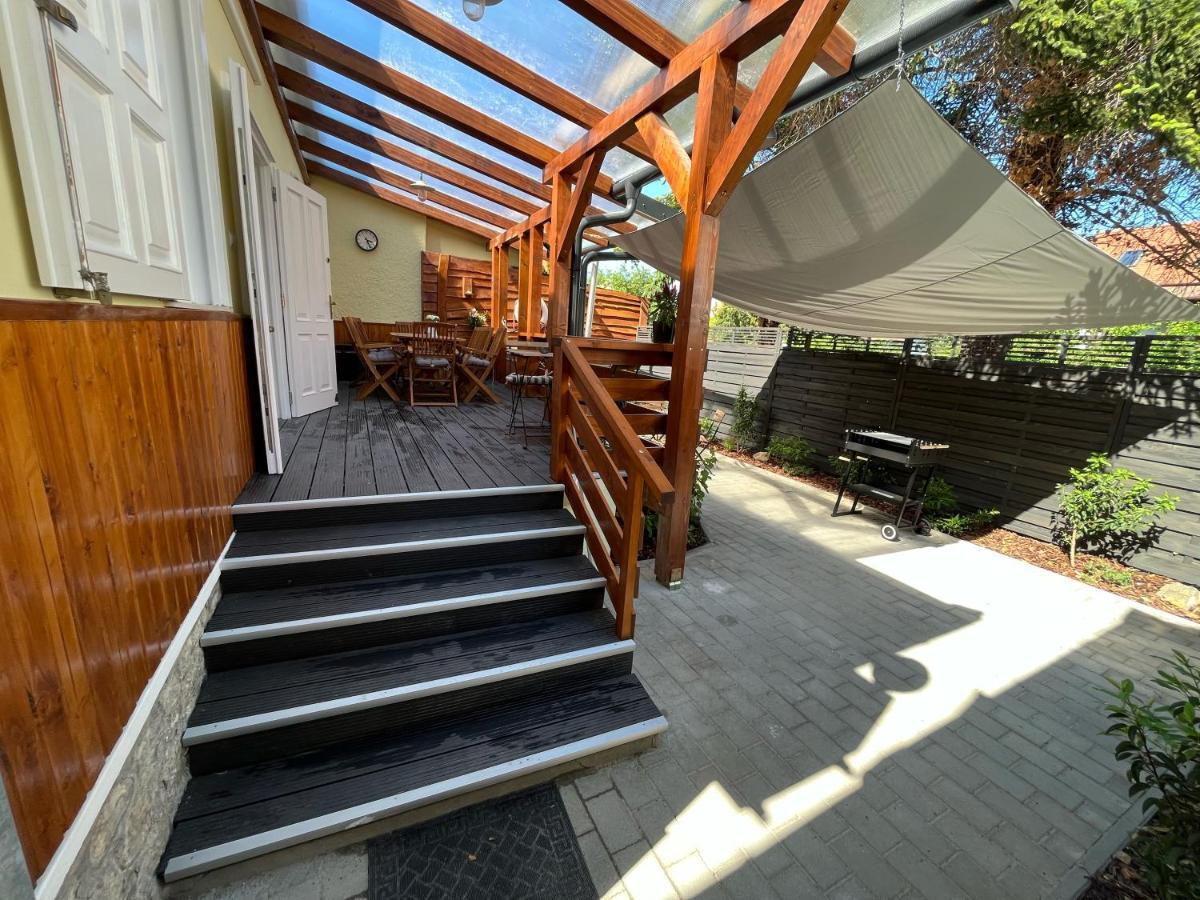 Peter Dock Boutique Villa Кестхей Екстер'єр фото