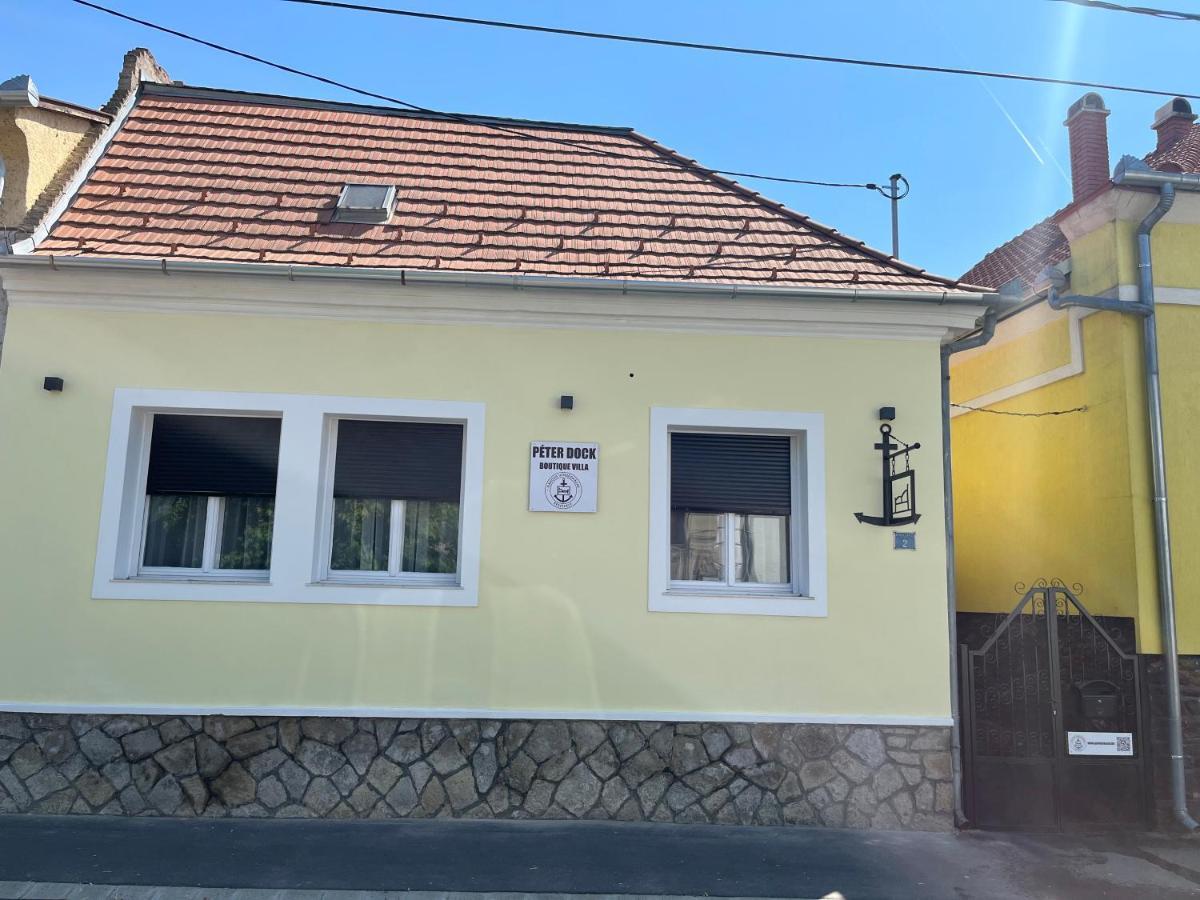 Peter Dock Boutique Villa Кестхей Екстер'єр фото